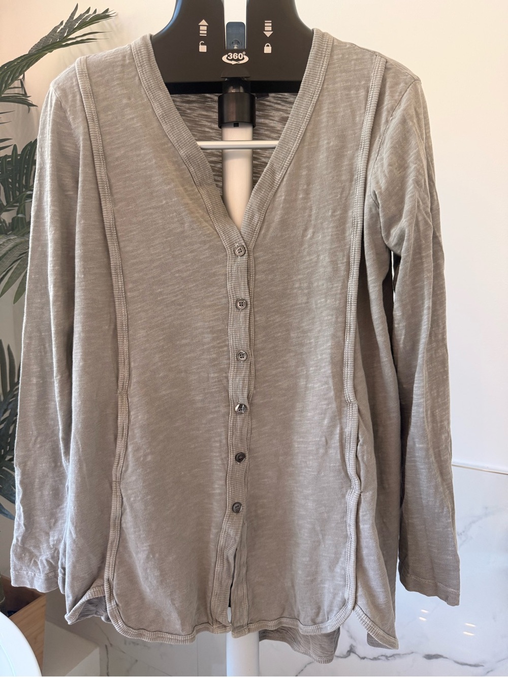 Wilt Long-Sleeve Button-Down V-Neck Top - Greigh/Light Taupe